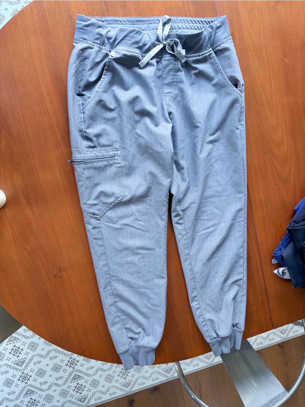 Figs Women’s Light Gray Jogger Sweatpants with Drawstring
